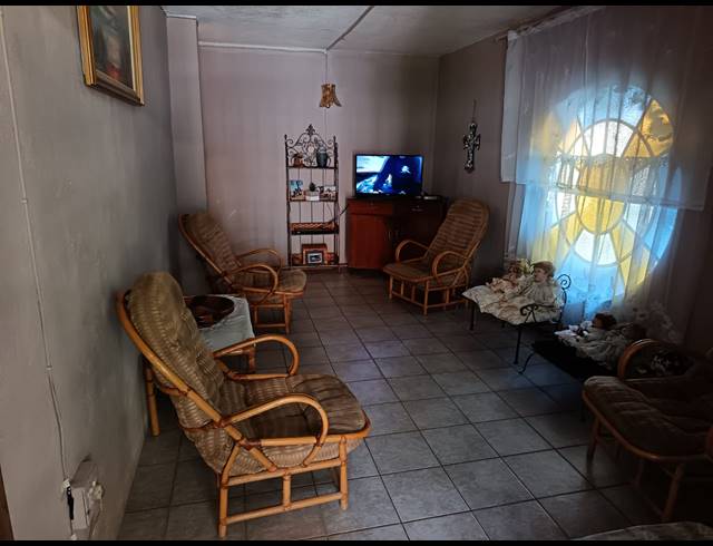 6 BEDROOM HOUSE FOR SALE IN CASHAN